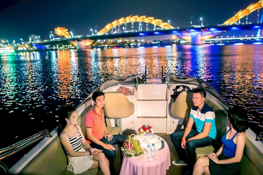 A boat trip on the Han River allows you to experience incredible views of the city's iconic bridges